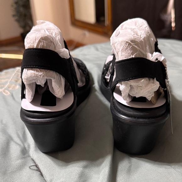 NWT Skechers Cali Luxe Foam Rumble On-Sassier Dayz Black Women's Wedge Sandals - Picture 4 of 9